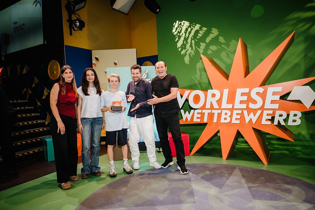 ...und mit der Jury (v.l.n.r.: Josi Wismar, Ayla Uluçam, Tim Gailus, Wolfram Kons) 